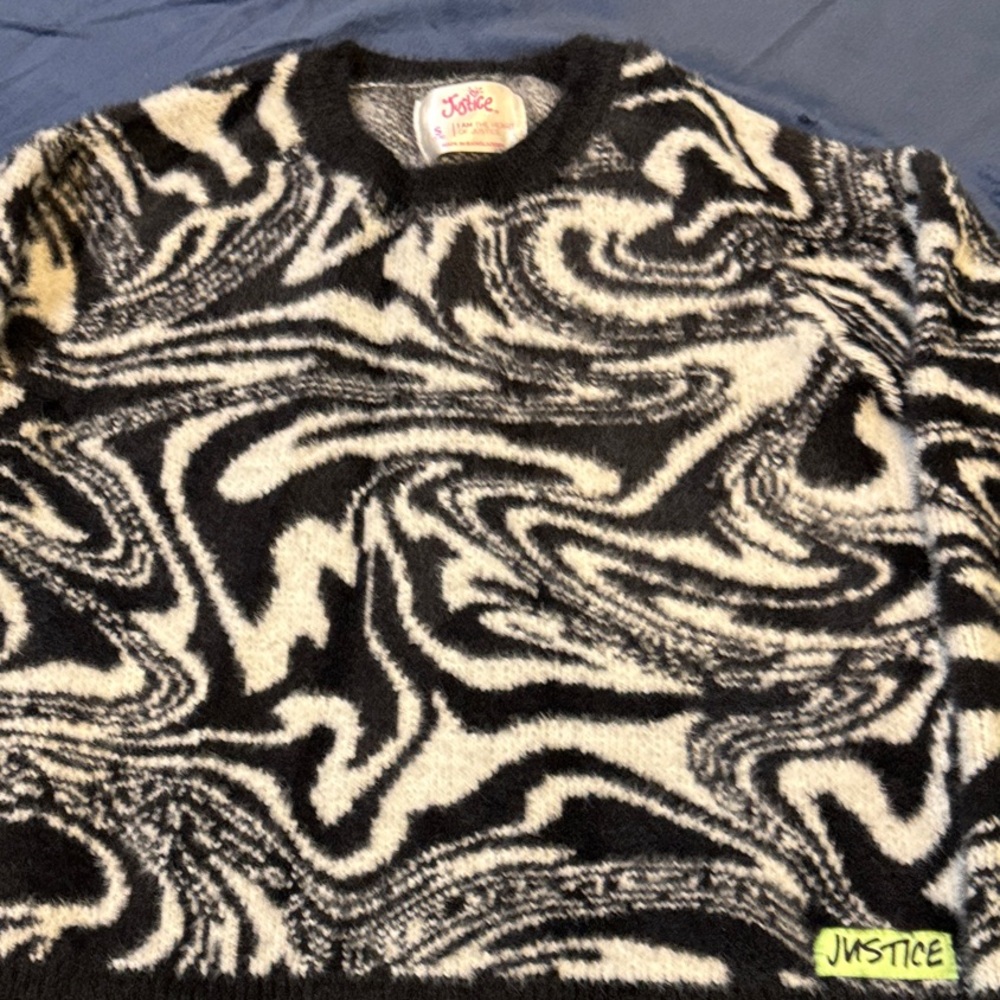 Justice Black and White Swirl Girls Sweater NWOT